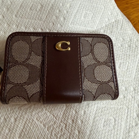 Coach Brown and Cream Card Holder - Picture 2 of 12